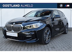 BMW 1-serie - 118i High Executive M Sport Automaat / Panoramadak / Trekhaak / Sportstoelen / Stoelverwar