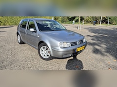 Volkswagen Golf - 1.6 Ocean