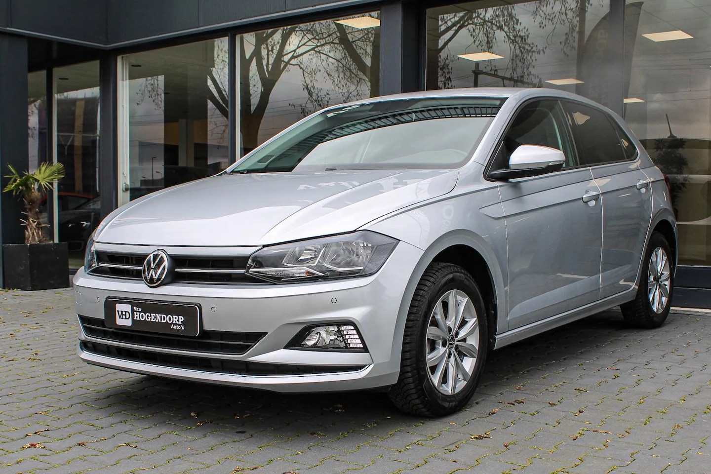 Volkswagen Polo - 1.0 TSI HIGHLINE PDC DSG7 110PK - AutoWereld.nl