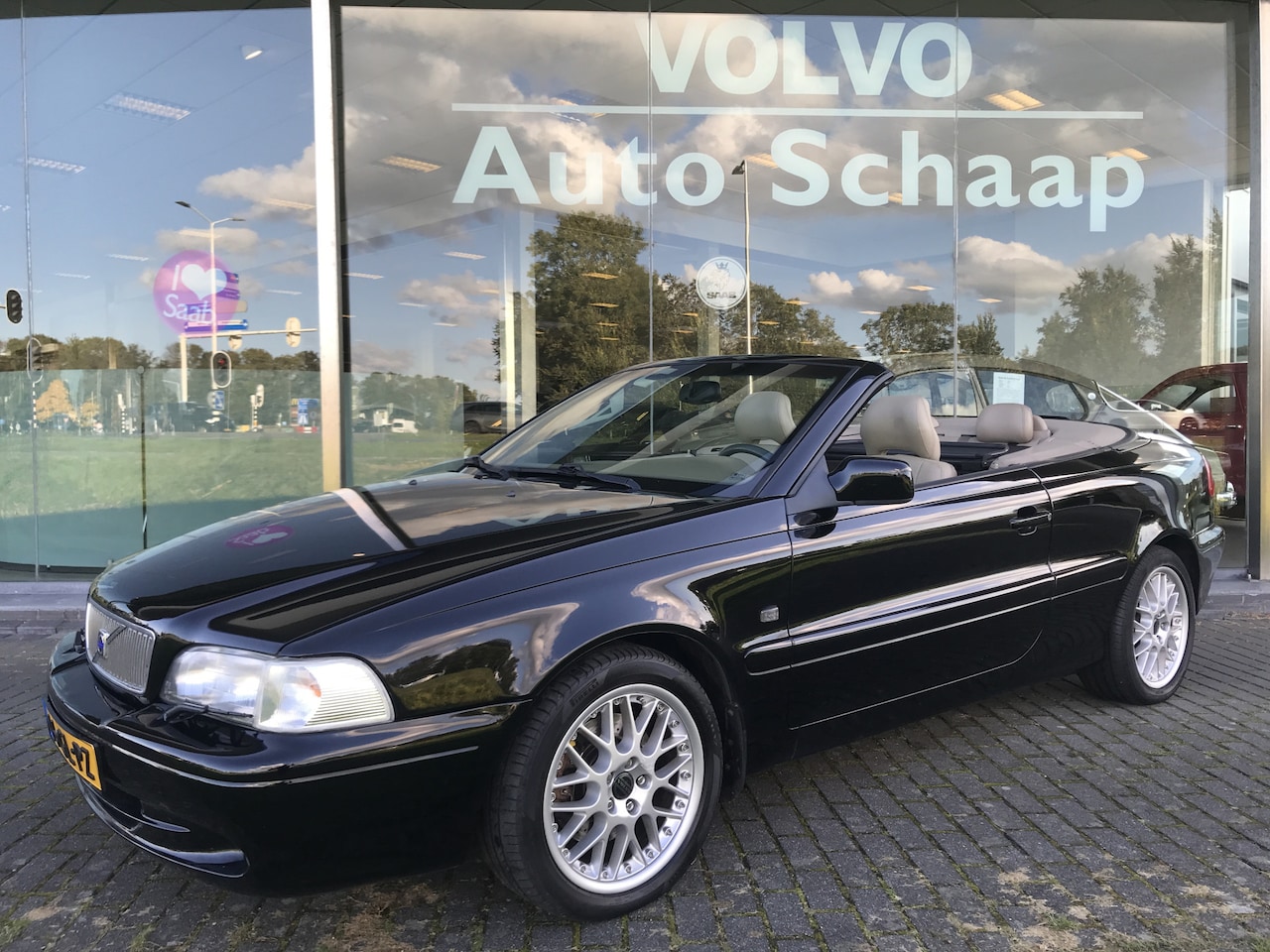 Volvo C70 Convertible - 2.3 T5 Prestige Automaat | Rijklaar incl garantie | Stoelverwarming Windschot Hout Park as - AutoWereld.nl