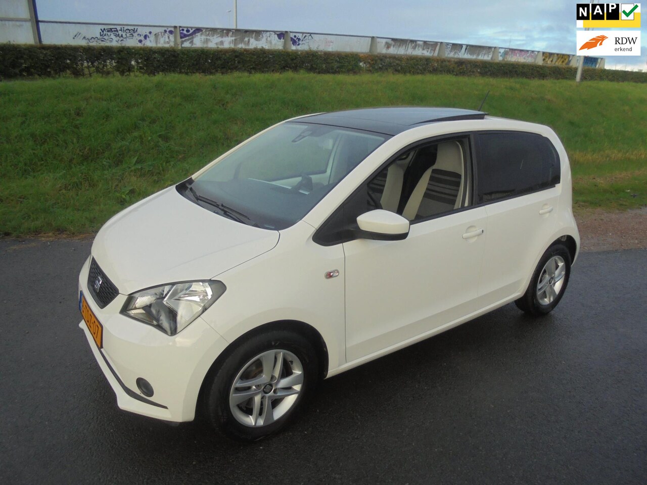 Seat Mii - Seat Mi 1.0 benzine 5 deurs airco lmv navigatie schuifdak - AutoWereld.nl