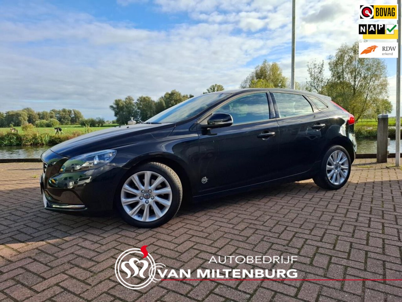 Volvo V40 - 2.0 T2 Summum Clima Navi Cruise Camera - AutoWereld.nl