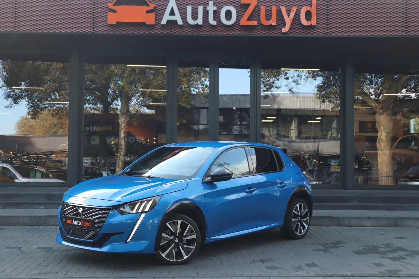 Peugeot 208 - 1.2 PureTech GT-line / Camera / CarPlay / Navi / DAB - AutoWereld.nl