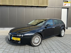 Alfa Romeo 159 Sportwagon - 1.8 mpi Busines|Navi|Leder|Stoelverw.|Cruise|Climate|Carplay