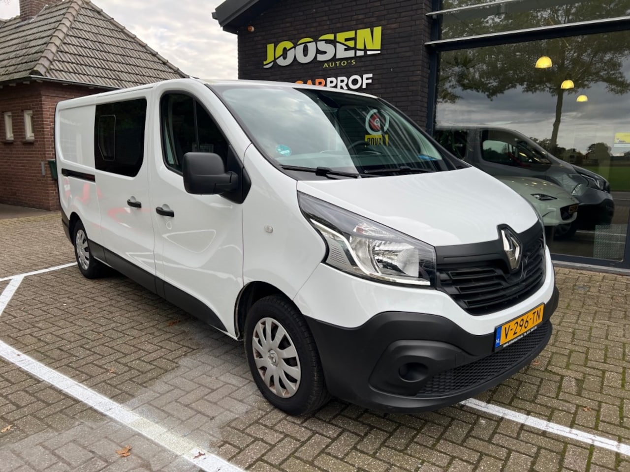 Renault Trafic - 1.6 DCI T29L2H1DCCOM 6 zitplaatsen - AutoWereld.nl