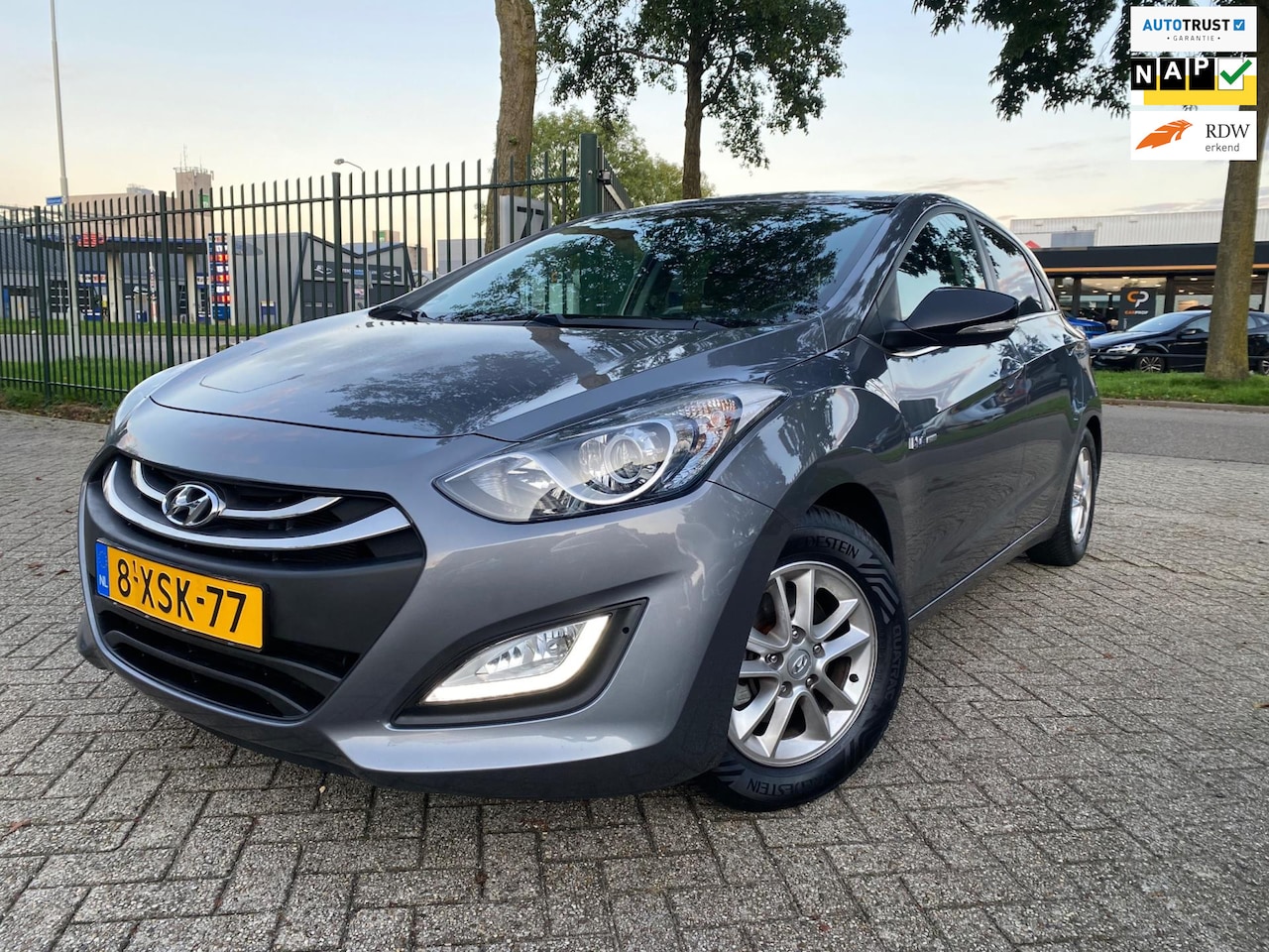 Hyundai i30 - 1.6 GDI Go! Sport Navi Cruise Tel Camera - AutoWereld.nl