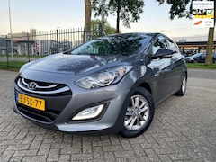 Hyundai i30 - 1.6 GDI Go Sport Navi Cruise Tel Camera