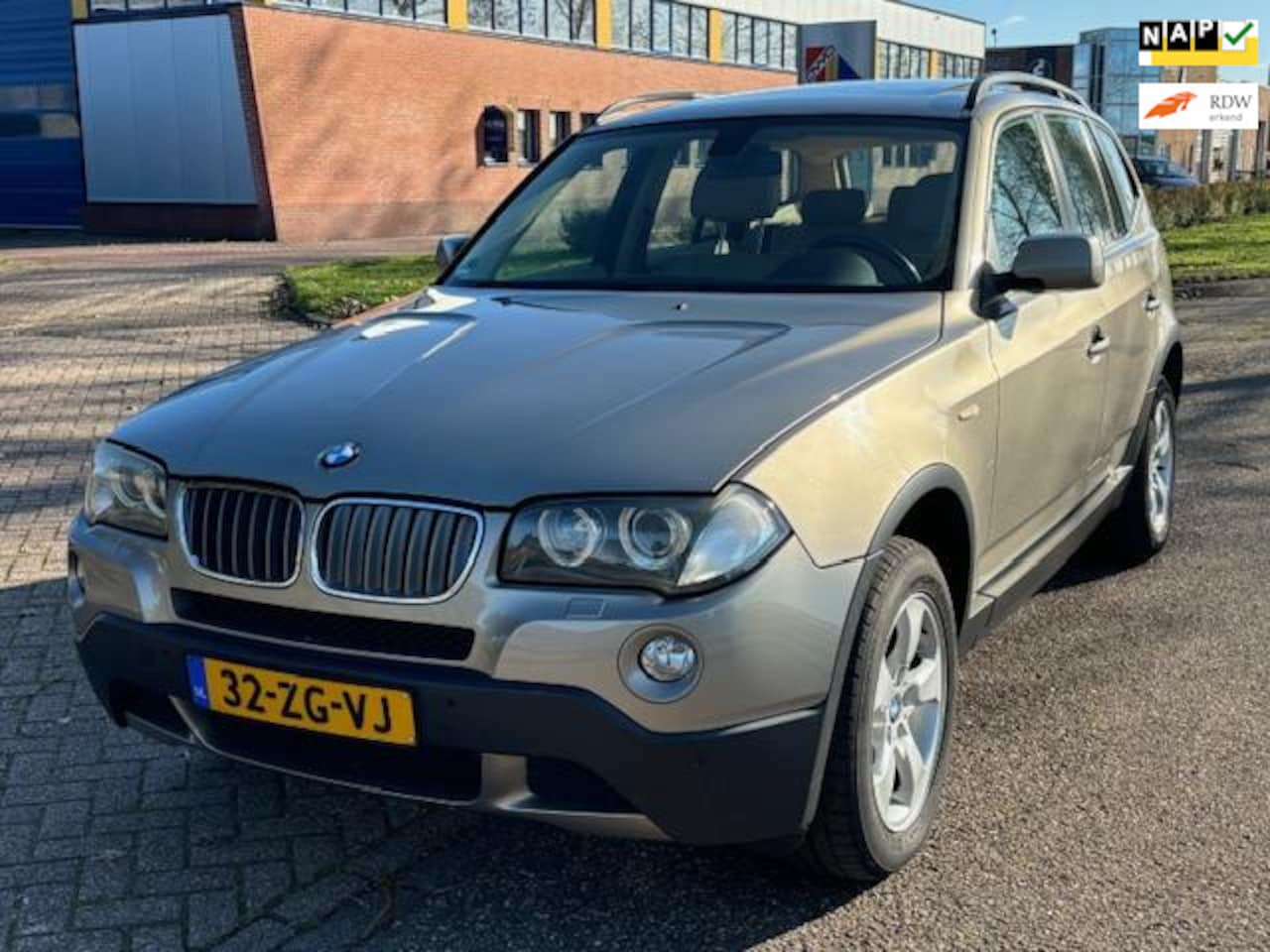 BMW X3 - 2.5si High Executive Automaat ECC Audio/CD Navigatie Cruisecontrol Leder LMV 17" Schuif-/k - AutoWereld.nl