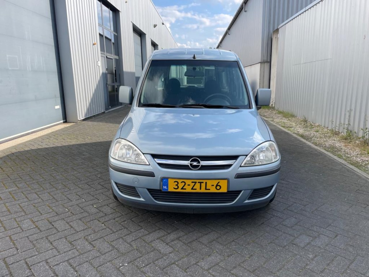 Opel Combo Tour - Benzine 5 p met werk geen apk zo mee - AutoWereld.nl