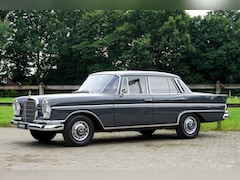 Mercedes-Benz 230 - S |Heckflosse |18.321 kilometer origineel | Ongerestaureerd | Zo goed als nieuwstaat |6 ci