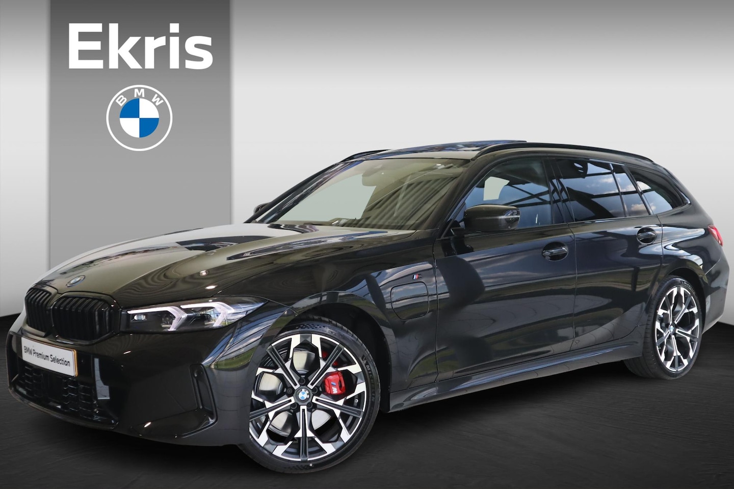 BMW 3-serie Touring - 330e M Sportpakket Pro | Innovation Pack | Driving Assistant | Nieuw Model !!! - AutoWereld.nl