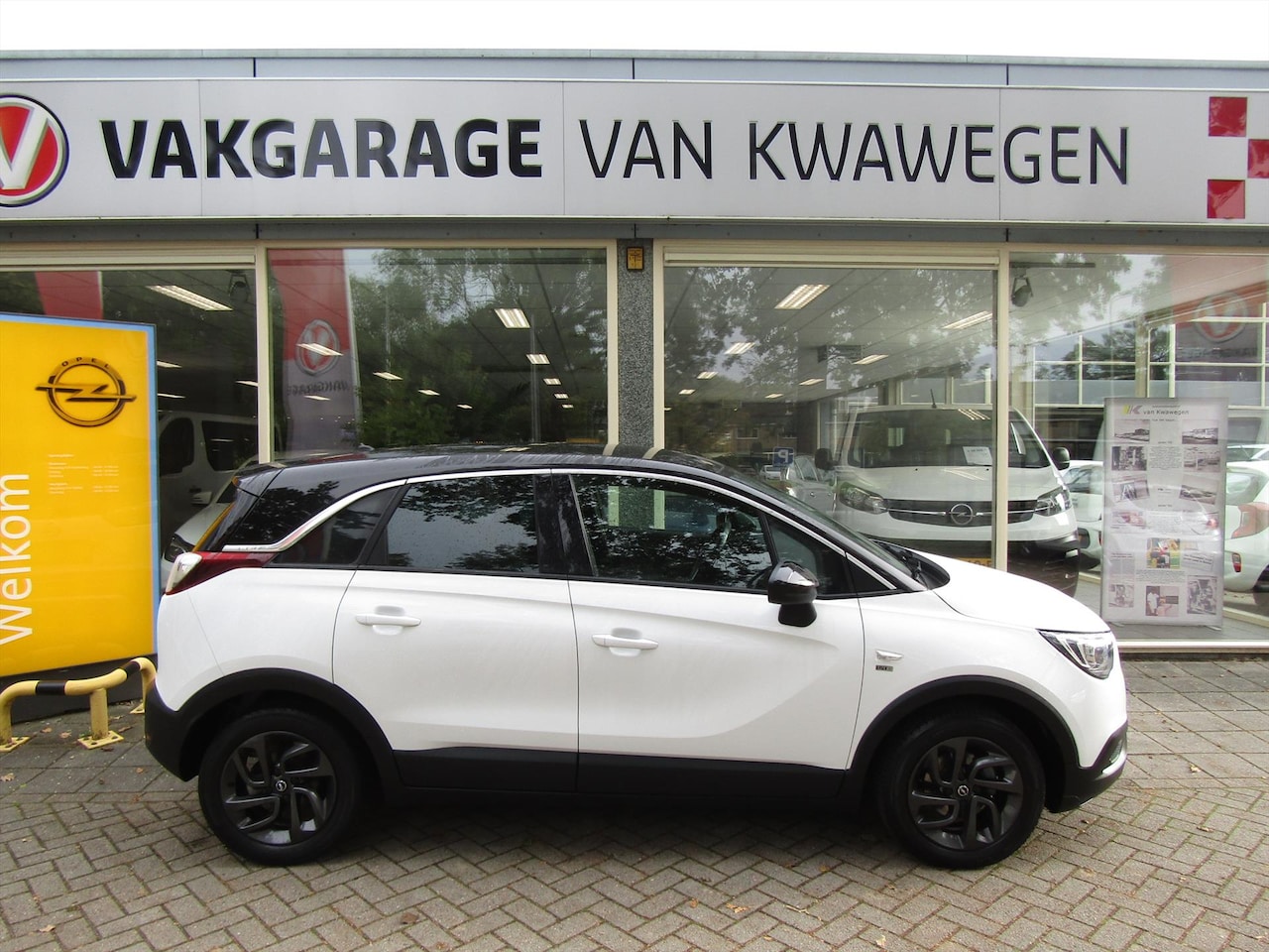 Opel Crossland X - 1.2 ONLINE EDITION APPLE CARPLAY BLUET. - AutoWereld.nl