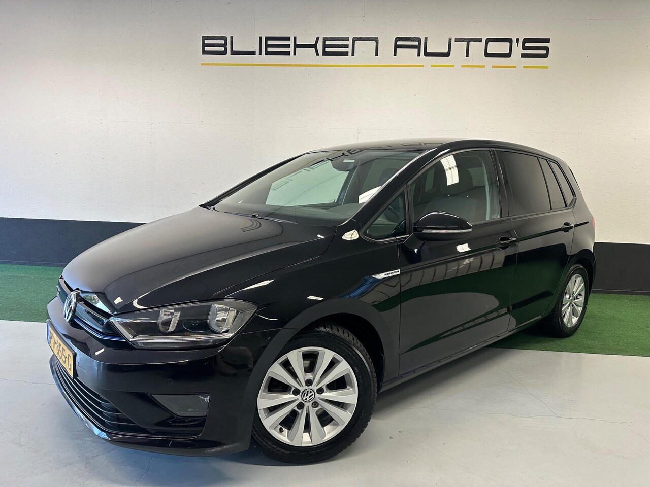 Volkswagen Golf Sportsvan - 1.0 TSI Connected Series 1.0 TSI Connected Series - AutoWereld.nl