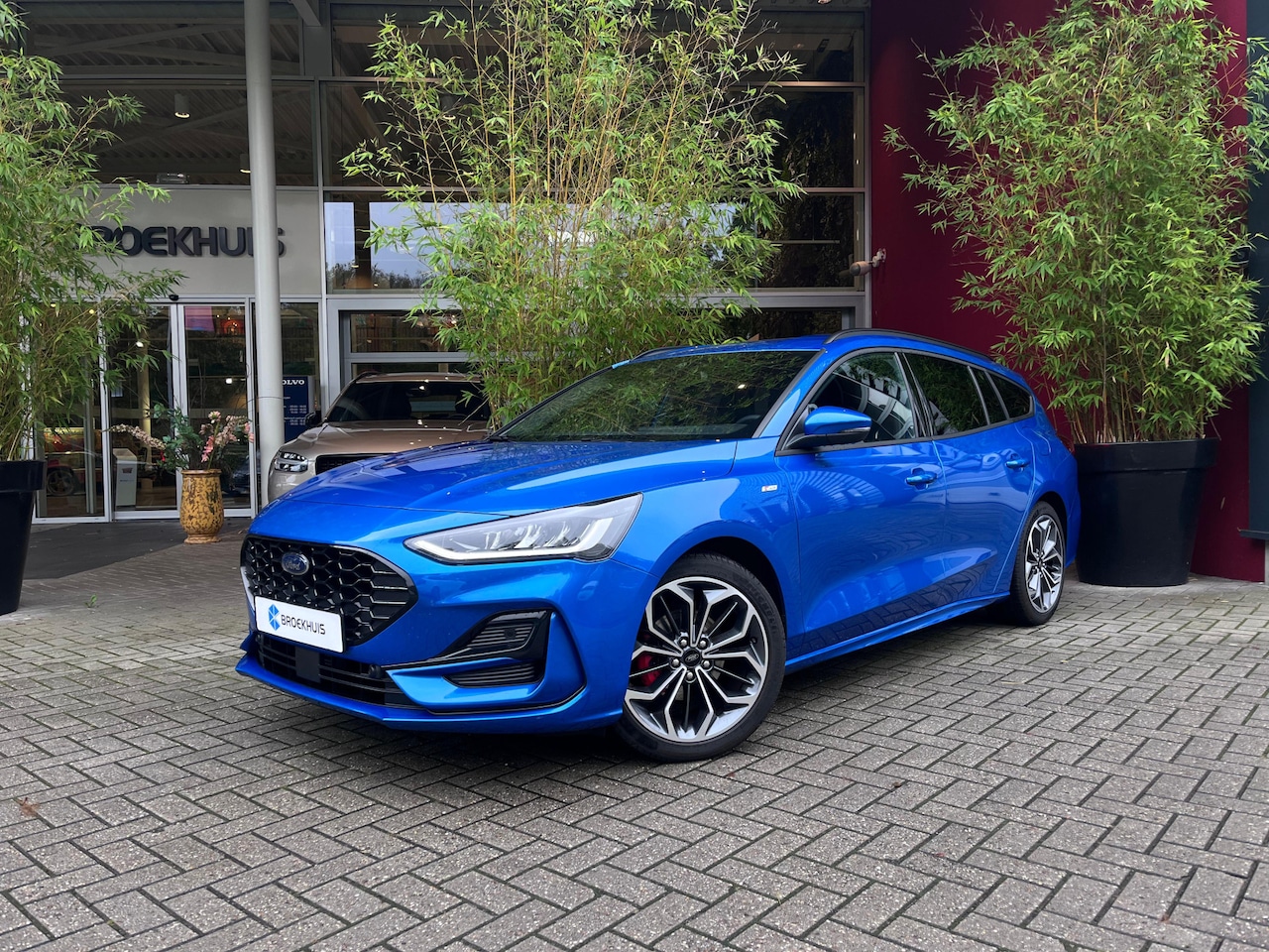 Ford Focus Wagon - 1.0 EcoB. Hybrid 155pk Aut. ST Line X | AGR-stoel | Groot scherm | 18'' | B&O - AutoWereld.nl