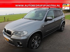 BMW X5 - 3.0D // GRIJS KENTEKEN // M-PAKKET //