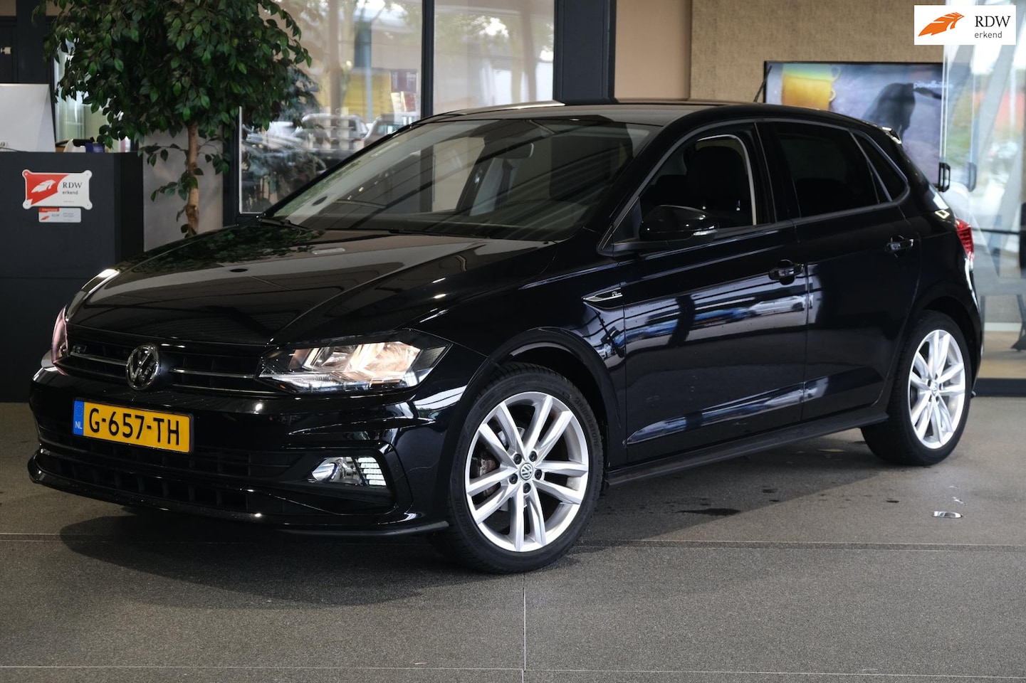 Volkswagen Polo - 1.0 TSI Highline R-Line Navi Acc Climate Mf-Stuur - AutoWereld.nl