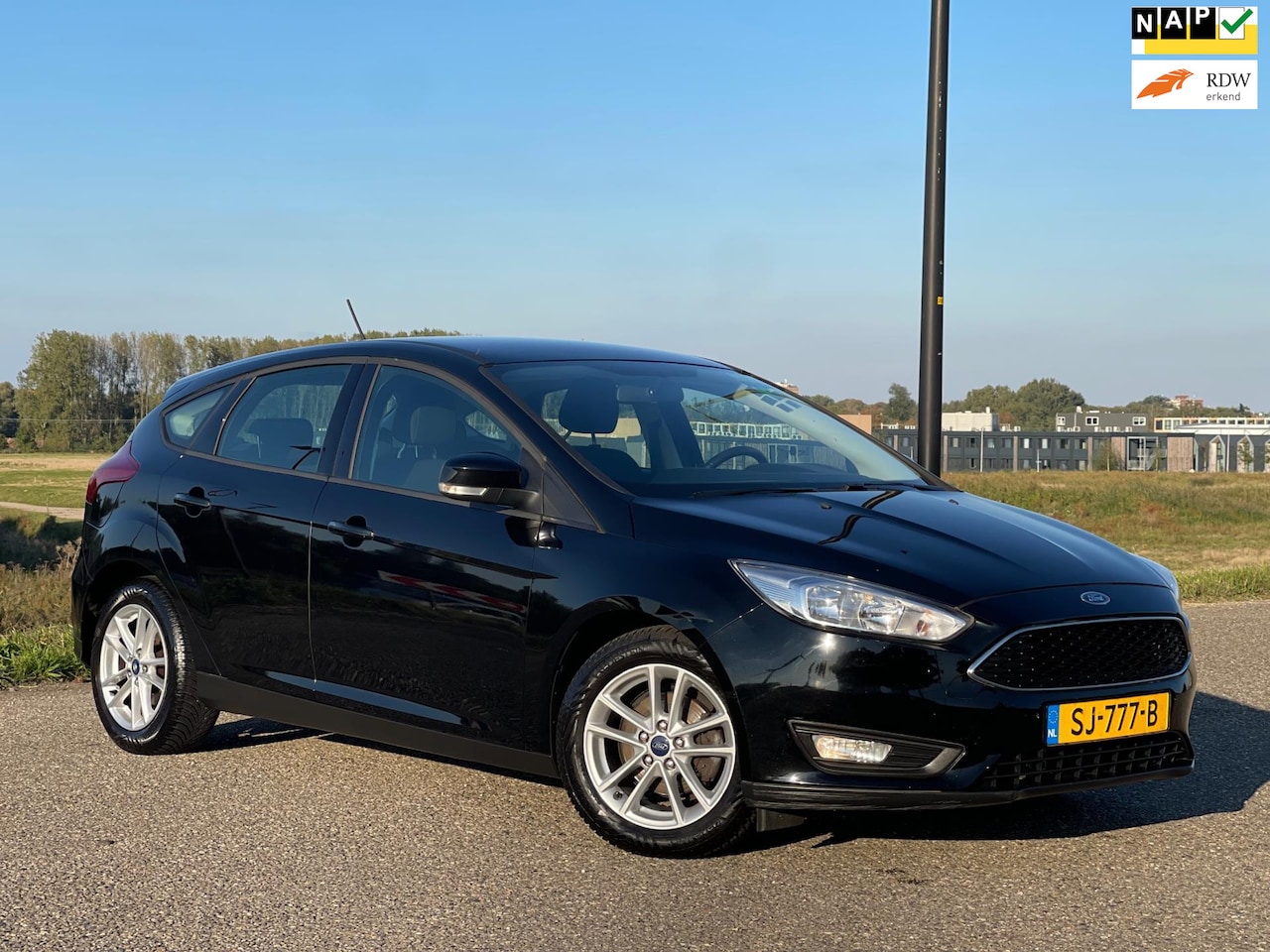 Ford Focus - 1.0 Lease Edition Airco/Cruise/Lmv/Nap/Boekjes - AutoWereld.nl