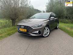 Hyundai i30 - 1.0 T-GDi MHEV Com Smart / Incl BTW / Automaat / Airco / Apple Carplay / Navigatie / Camer