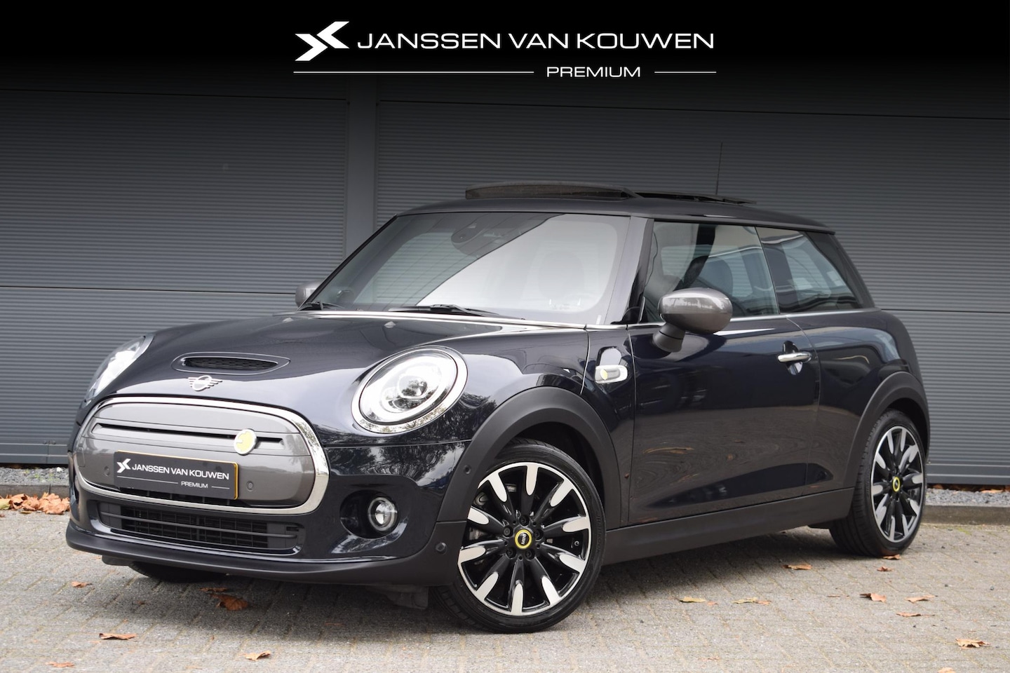 MINI Mini-Electric - Yours 33 kWh / Keyless / Head UP / Schuifdak - AutoWereld.nl