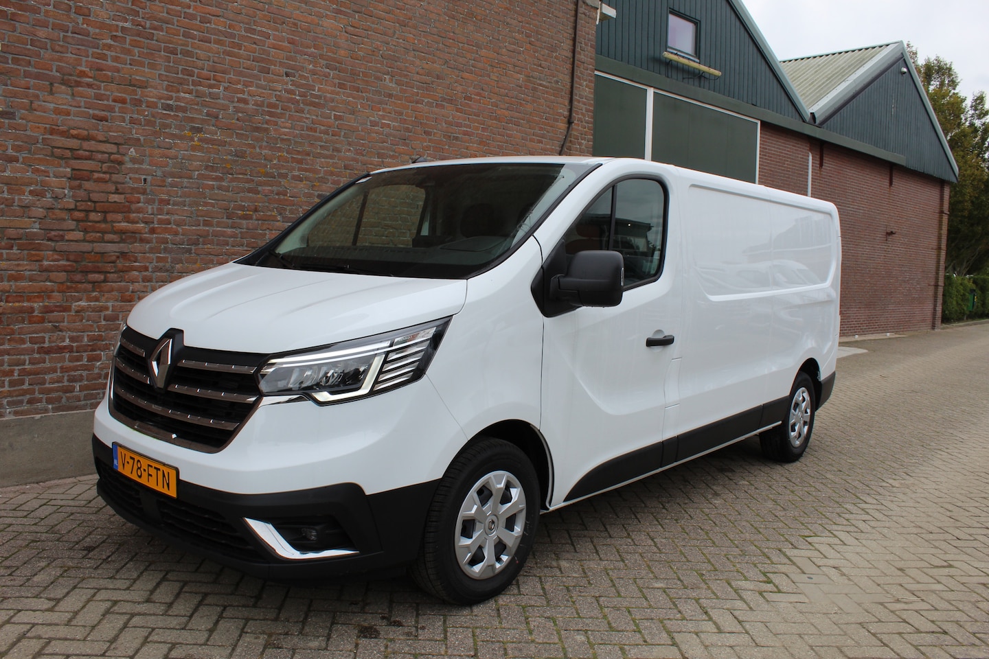 Renault Trafic - 2.0 Blue dCi 130 T30 L2H1 Advance - Reservewiel / Vierseizoenbanden met sneeuwvlokicoon / - AutoWereld.nl