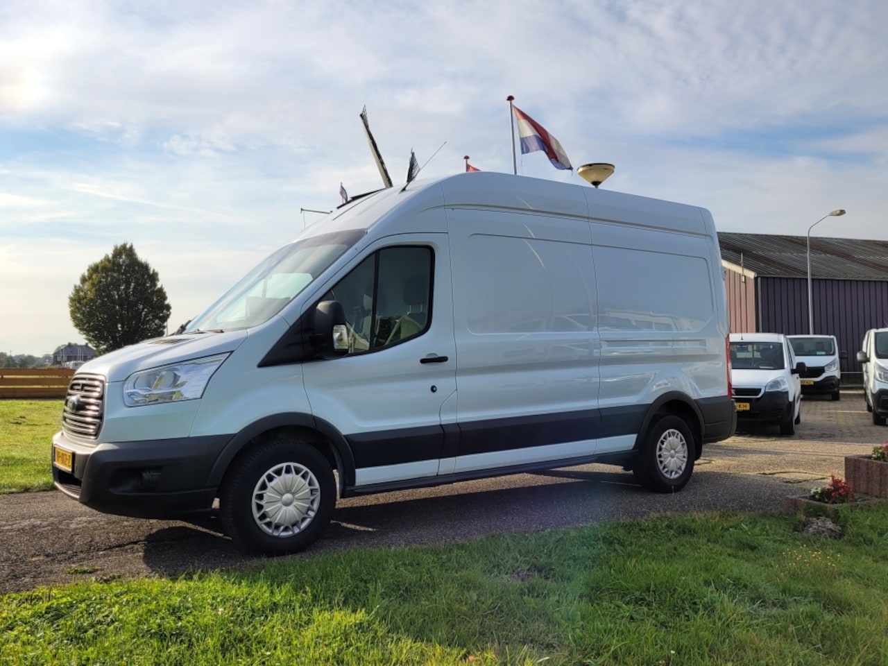 Ford Transit - 350 2.2 TDCI L3H3 155 pk - AutoWereld.nl