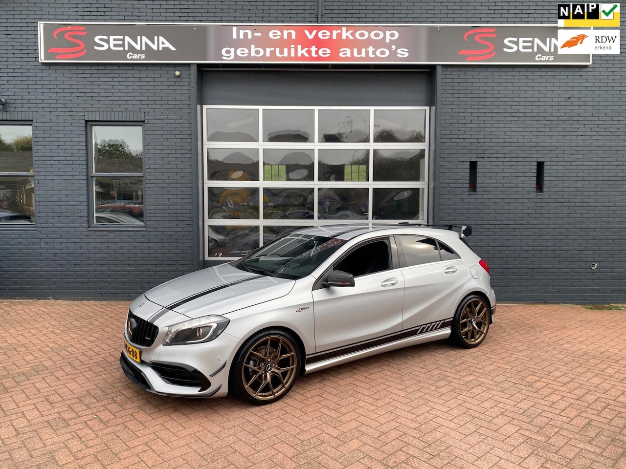 Mercedes-Benz A-klasse - 180 - A45 AMG Pakket - 19 inch - Kleppen - AutoWereld.nl