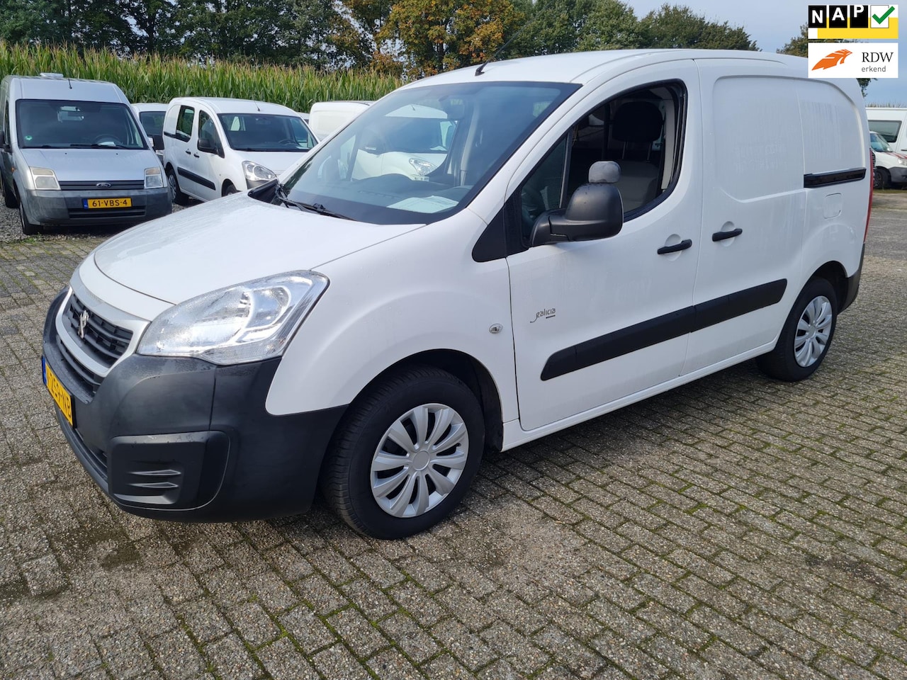 Peugeot Partner - 120 1.6 BlueHDi 100 L1 Premium S&S automaat airco cruise pdc - AutoWereld.nl