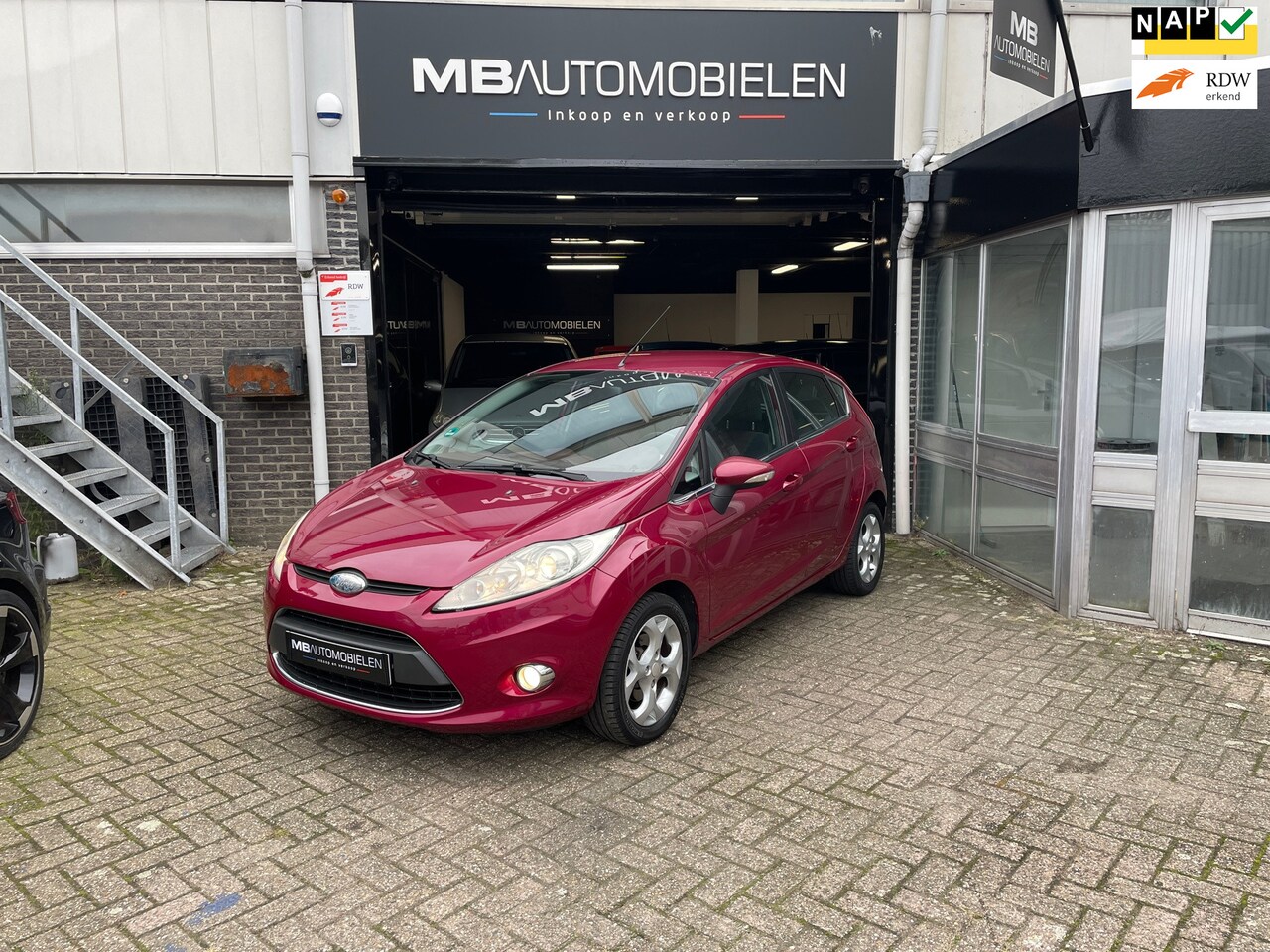 Ford Fiesta - 1.4 Titanium/5Deurs/1JR APK/2e Eigenaar/Voll Opties!! - AutoWereld.nl