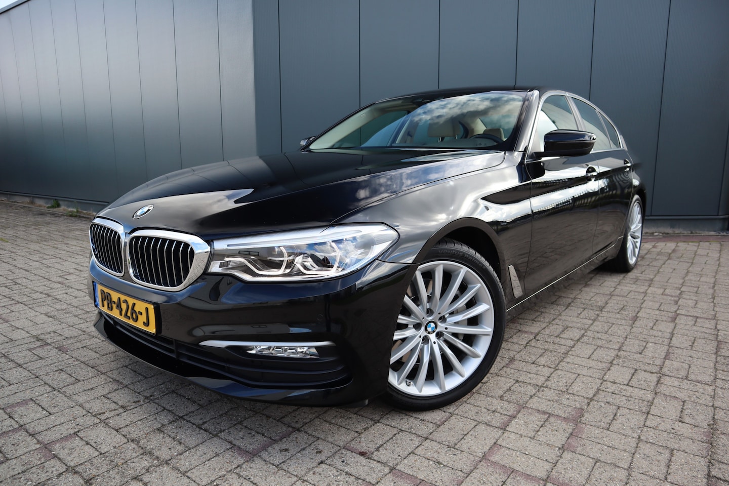 BMW 5-serie - 530i High Executive Automaat Comfortstoelen Standkachel Electrische Trekhaak  Etc. Etc. - AutoWereld.nl