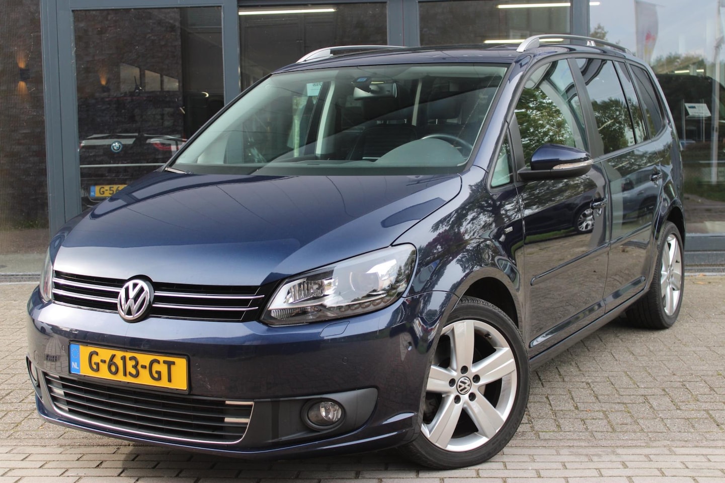 Volkswagen Touran - 1.4 TSI |panorama|cuisecontrol|achteruitrijcamera|stoelverwarming|parkeersensoren| - AutoWereld.nl