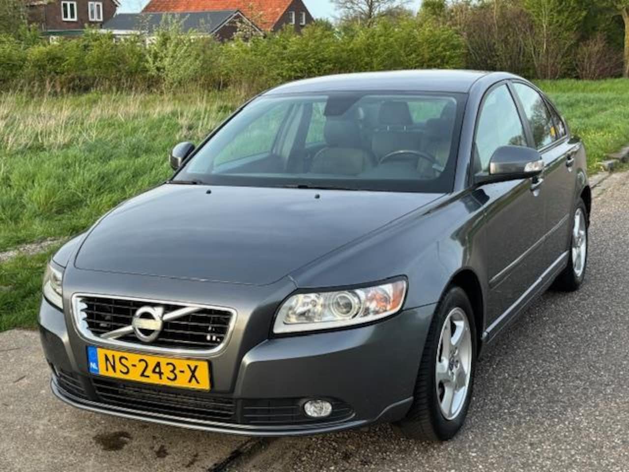 Volvo S40 - 1.6 D2 S/S Kinetic ECC Audio/CD Navigatie Electric pakket LMV 16" ABS Cruisecontrol PDC Tr - AutoWereld.nl