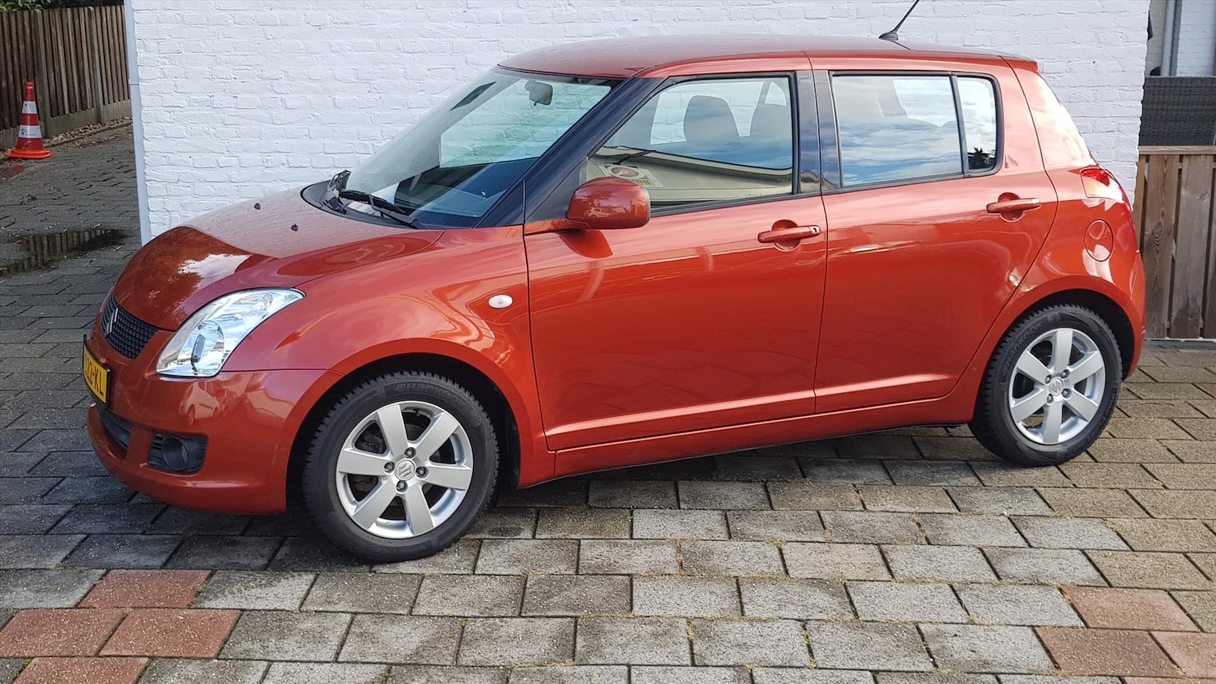 Suzuki Swift - 1.3 5drs Shogun airco zeer mooi 68000 km - AutoWereld.nl