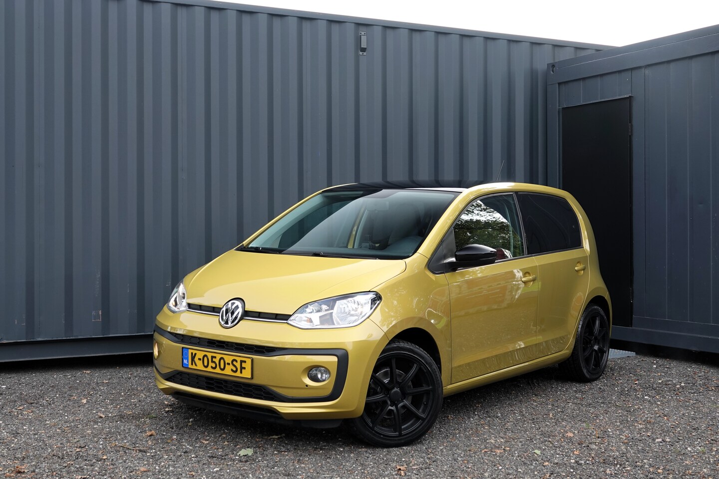 Volkswagen Up! - 1.0 BMT high up! 75pk 5D BMT Stoelverwarming Airco Cruise PDC - AutoWereld.nl