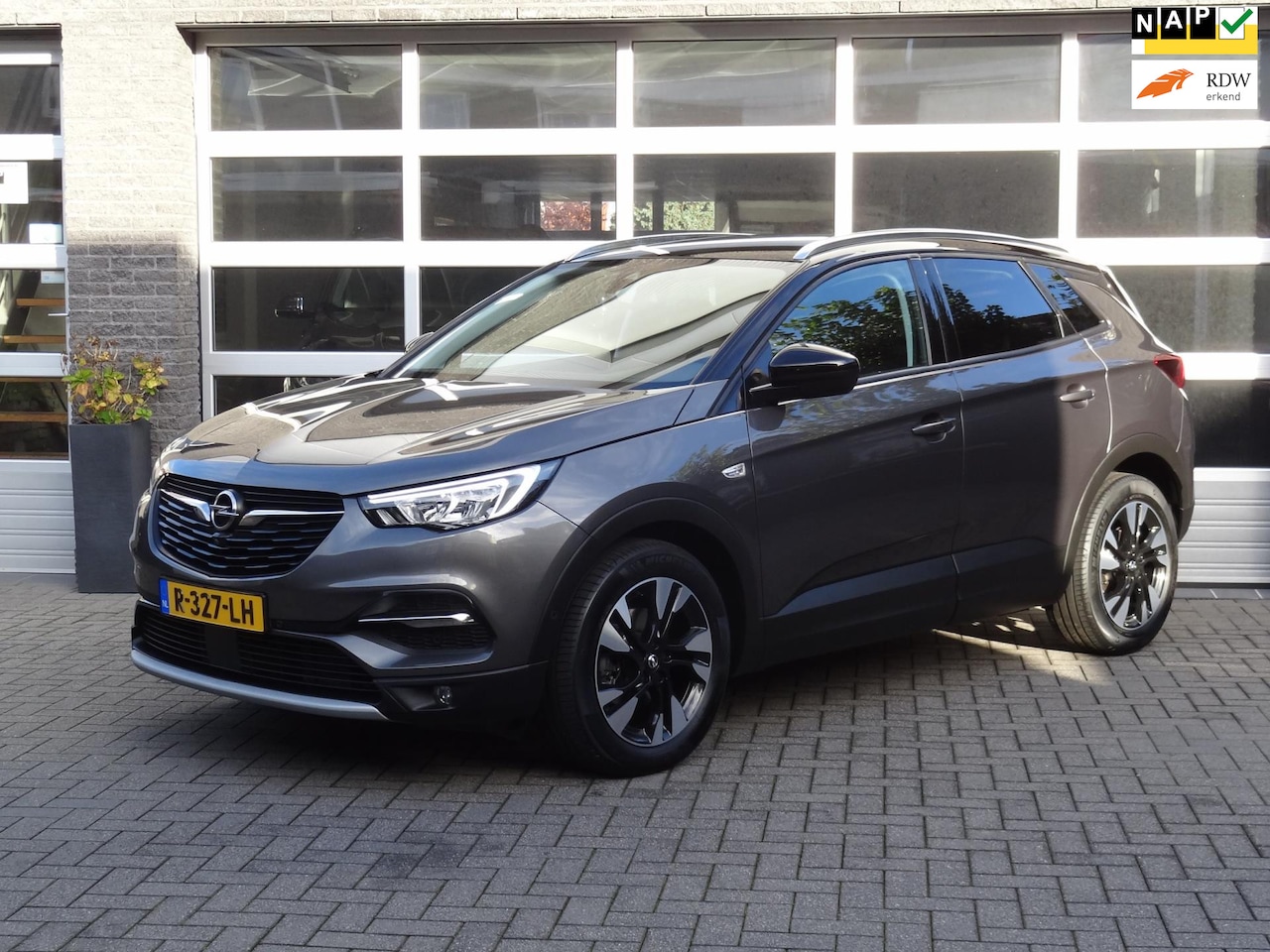 Opel Grandland X - 1.2 Turbo Edition 1.2 Turbo Edition, Automaat, Stuur & Stoelverwarming etc.. - AutoWereld.nl