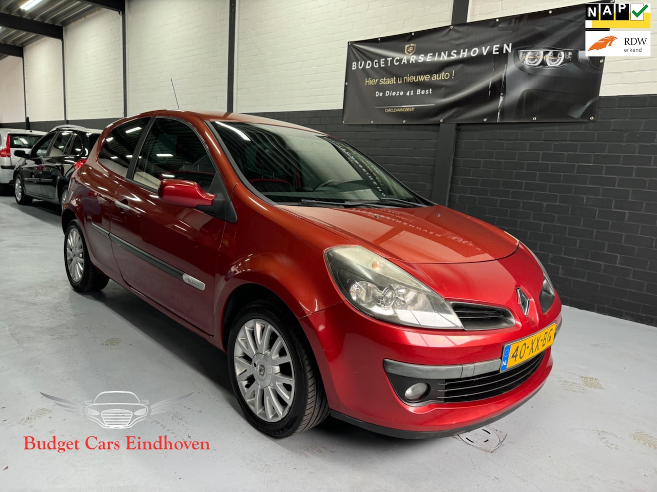 Renault Clio - 1.2 TCE Rip Curl Nap/Airco/Xenon/APK 06-2025! - AutoWereld.nl