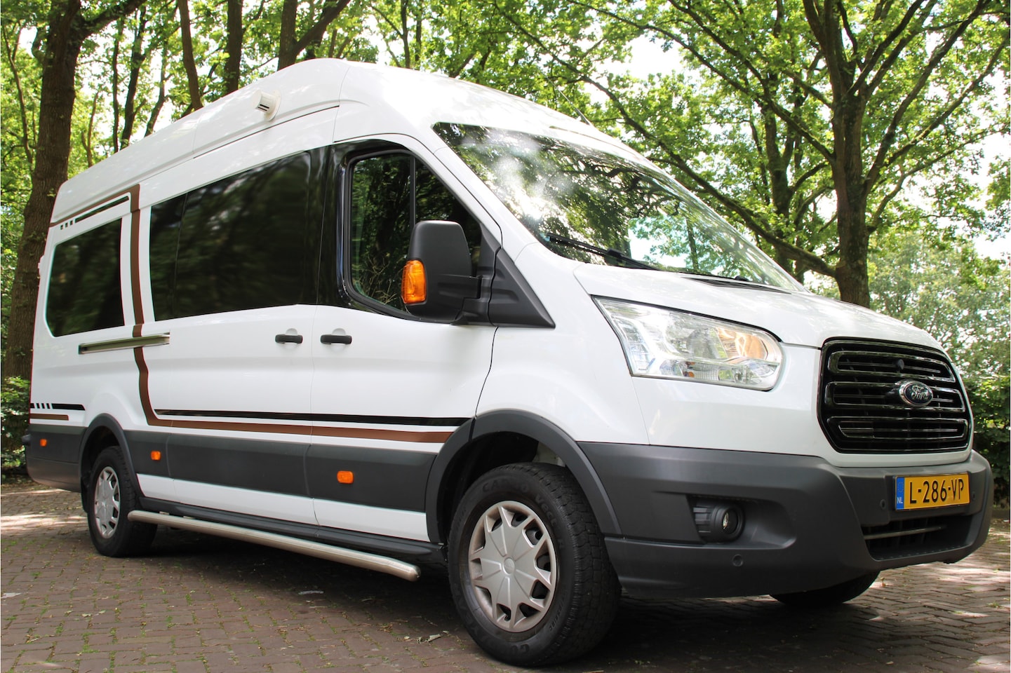 Ford Transit - Camper | BUSCAMPER | AIRCO | VOORRUITVERWARMING | CRUISE | CAMERA | TREKHAAK | NETTE STAAT - AutoWereld.nl