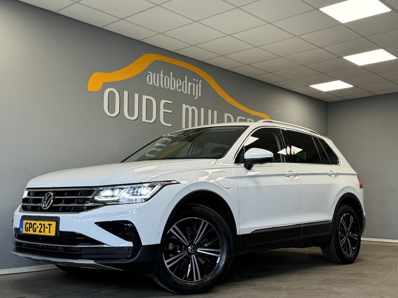 Volkswagen Tiguan - 1.4 TSI eHybrid Elegance Trekhaak/HeadUpDisplay/360Camera - AutoWereld.nl