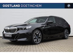 BMW 5-serie Touring - 530e M Sport Automaat / Trekhaak / Adaptieve LED / M Sportonderstel / Parking Assistant /