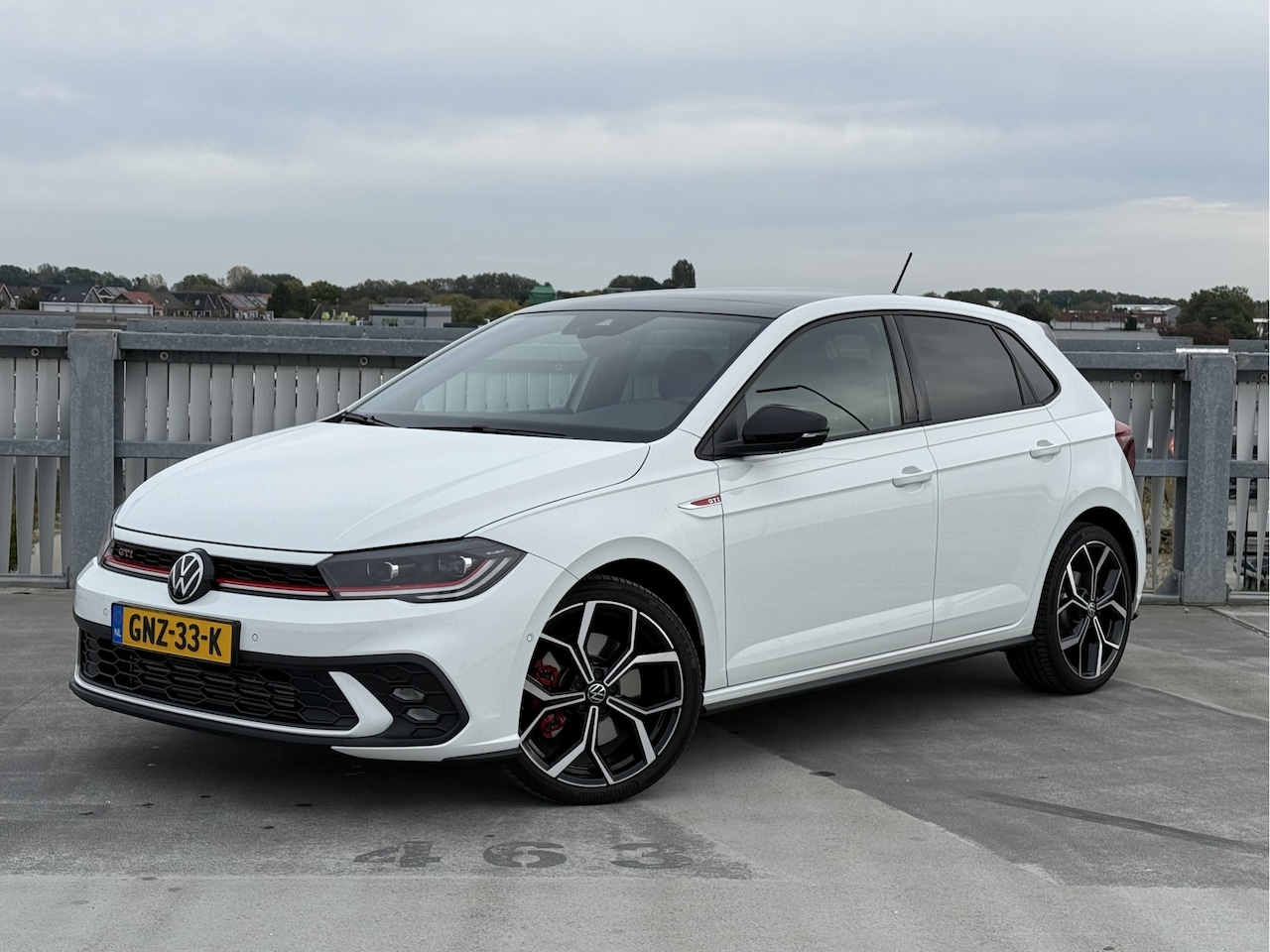 Volkswagen Polo - 2.0 TSI GTI | Pano | IQ | Beats | Carbon - AutoWereld.nl