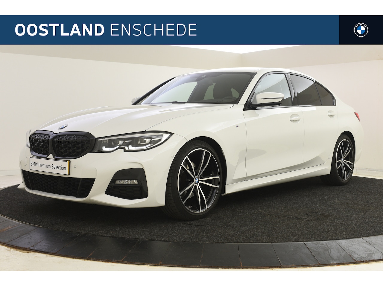 BMW 3-serie - 320i M Sport Automaat / Sportstoelen / LED / M Sportonderstel / Stoelverwarming / Live Coc - AutoWereld.nl