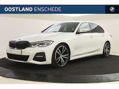 BMW 3-serie - 320i M Sport Automaat / Sportstoelen / LED / M Sportonderstel / Stoelverwarming / Live Coc