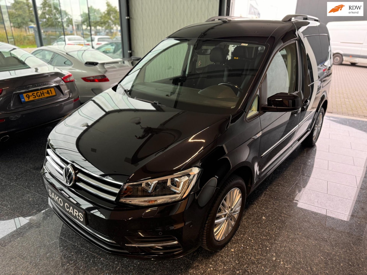 Volkswagen Caddy - 1.4 TSI Higline 2017 DSG Full Options Invalide aangepast!! - AutoWereld.nl