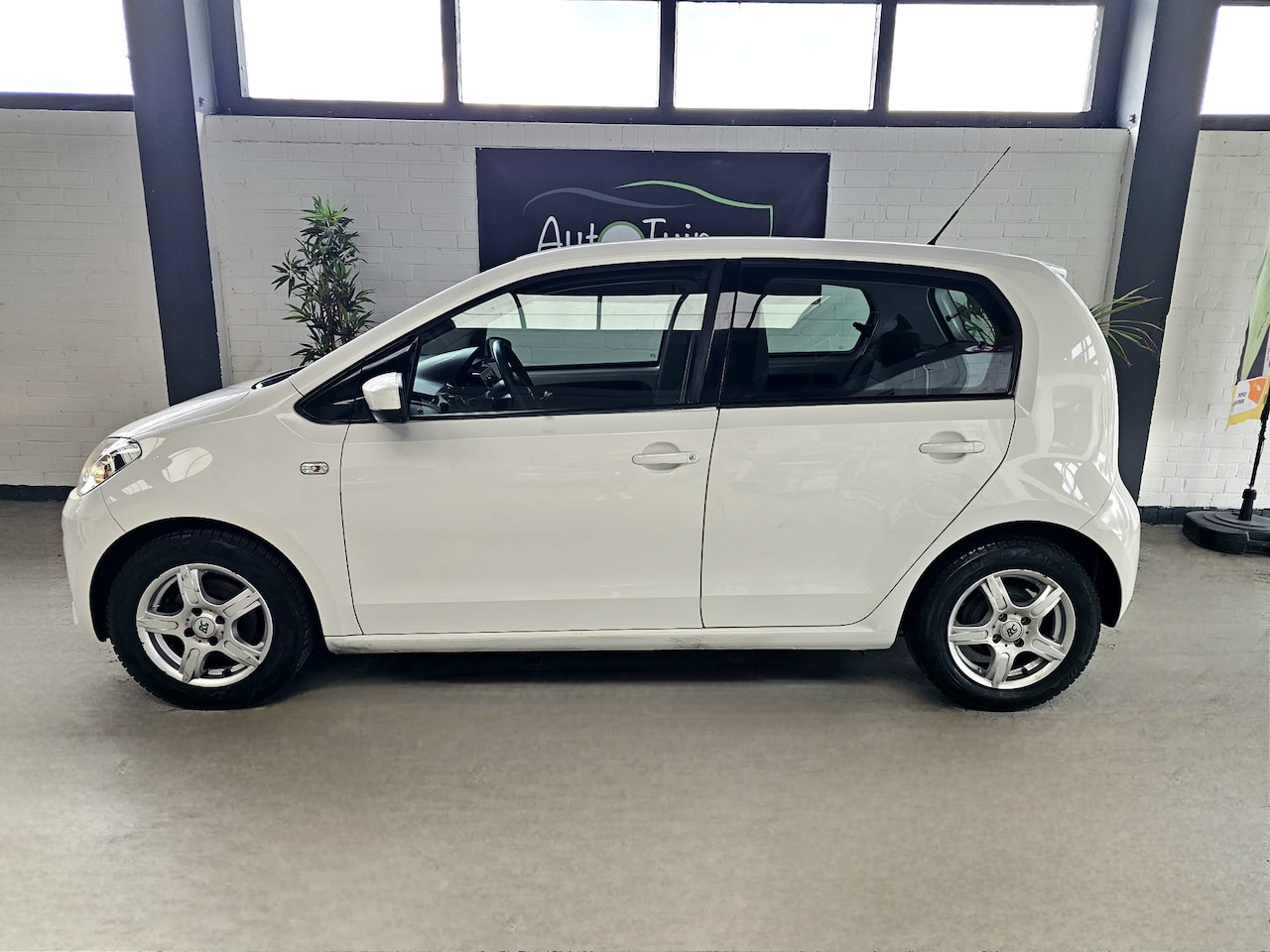 Volkswagen Up! - 1.0 move up! BlueMotion - AutoWereld.nl