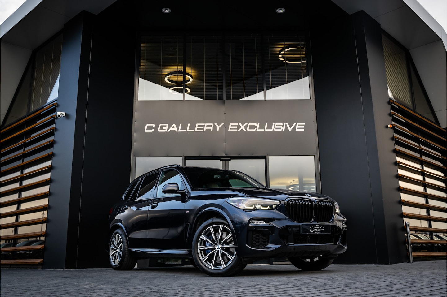 BMW X5 - xDrive45e High Executive - M Sport | Panorama | H&K | Luchtvering | 360 Camera | ACC - AutoWereld.nl