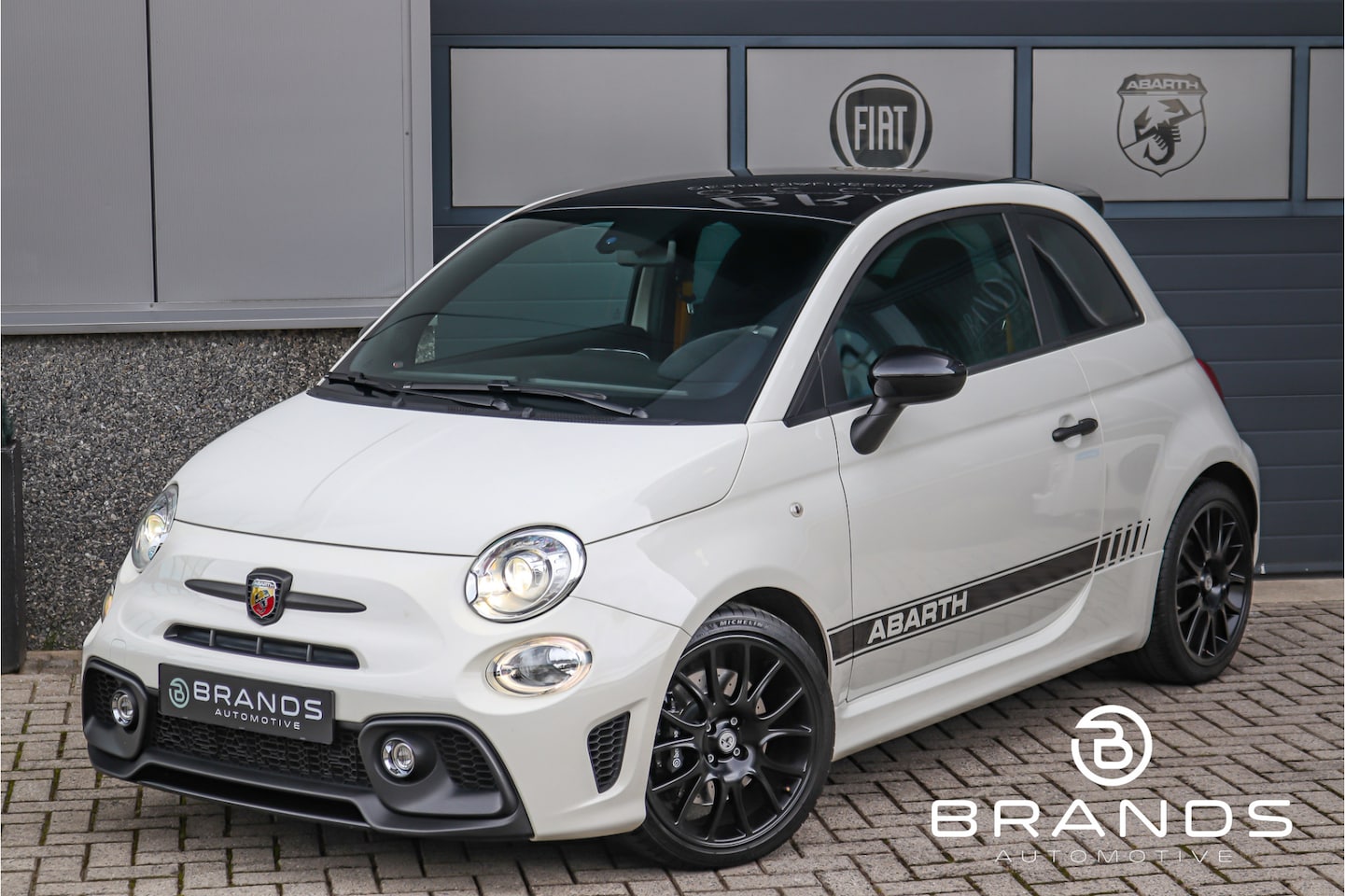 Abarth 595 - 1.4 T-Jet Competizione Sabelt Beats Uniek Garantie - AutoWereld.nl