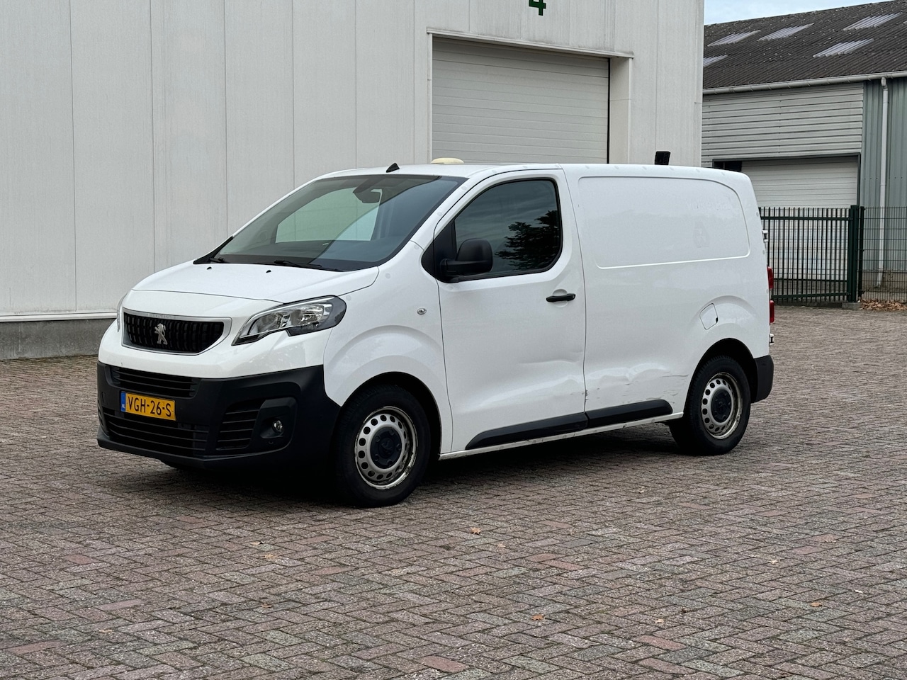 Peugeot Expert - 2.0 BlueHDI 120 Compact Premium EURO6 - AutoWereld.nl