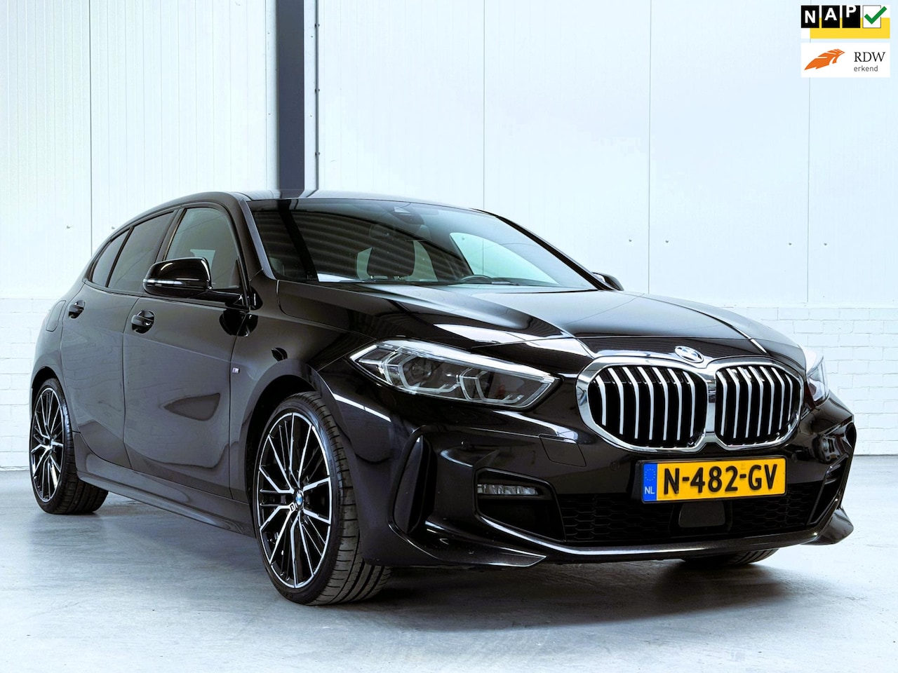 BMW 1-serie - 118i High Executive M Sport|Vitual|H.U.D - AutoWereld.nl