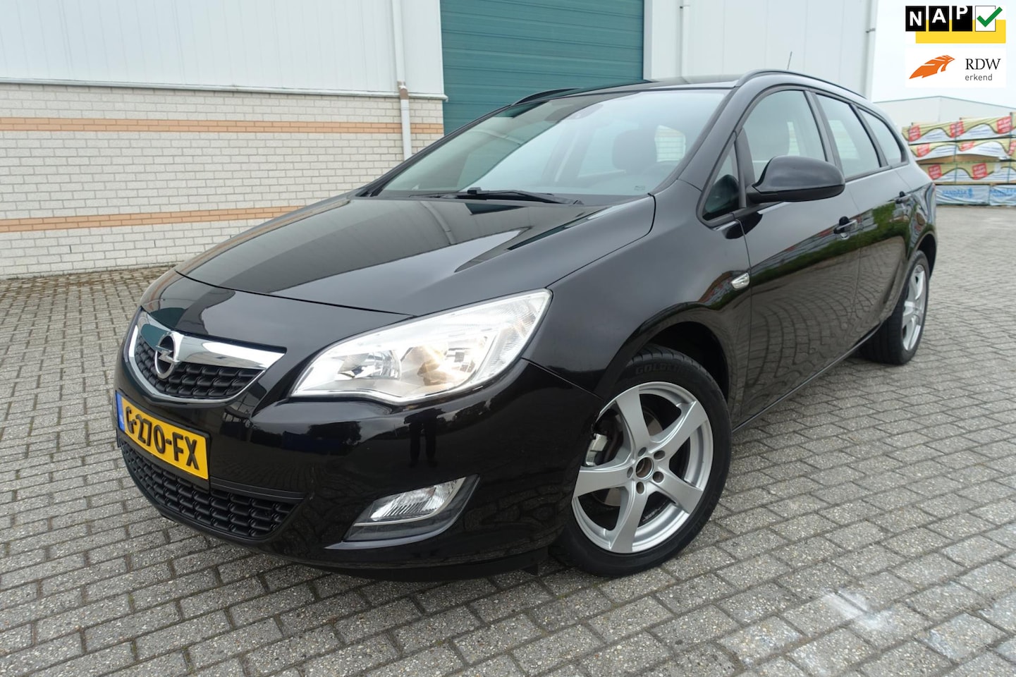 Opel Astra Sports Tourer - 1.6 Edition - 17"lm velgen - - AutoWereld.nl