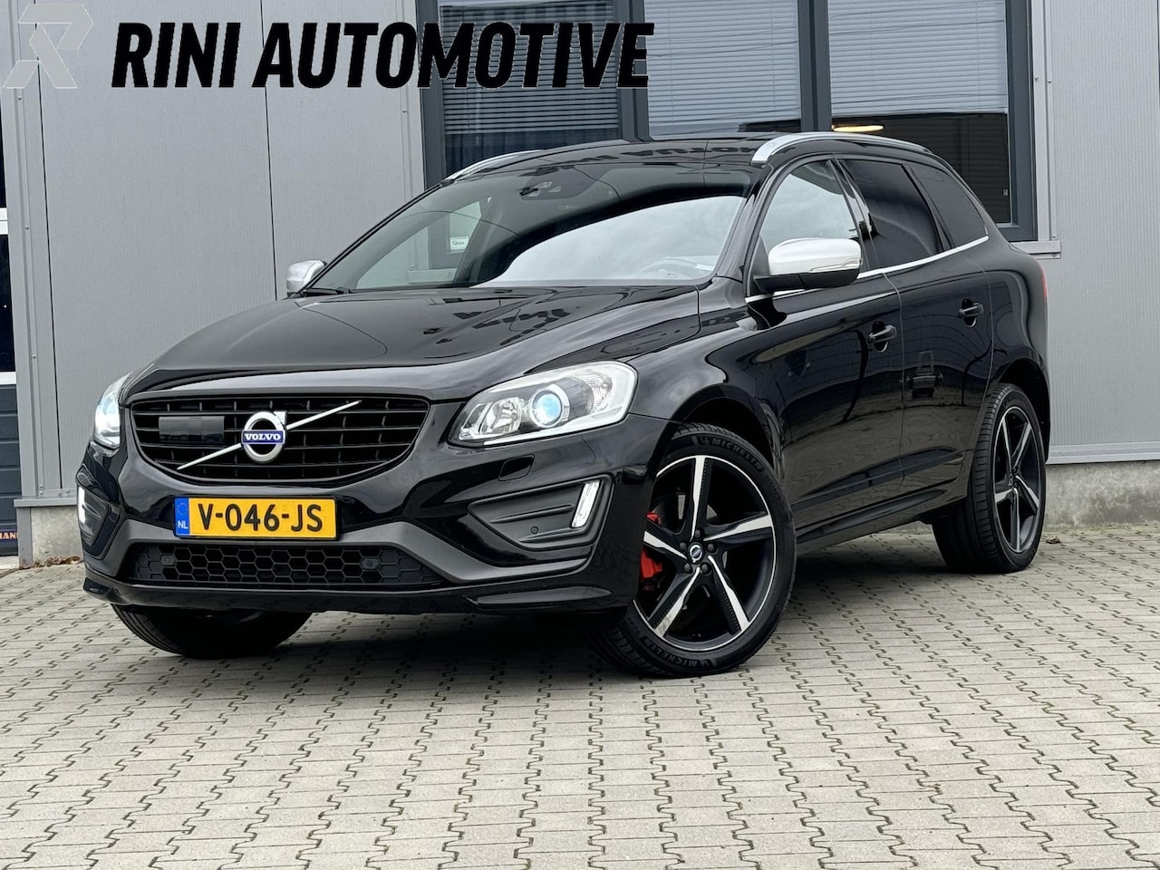 Volvo XC60 - 2.4 D5 R-Design Grijs kenteken - Stuurverwarming - Panorama - 20 Inch - AutoWereld.nl