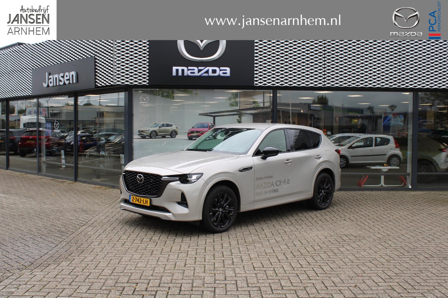 Mazda CX-60 - 2.5 E-SKYACTIV PHEV Homura 2.5 e-SkyActiv 327PK PHEV Homura , Demovoordeel € 5.000-, CS Pack, DA Pack, Alarm, Leder, - AutoWereld.nl